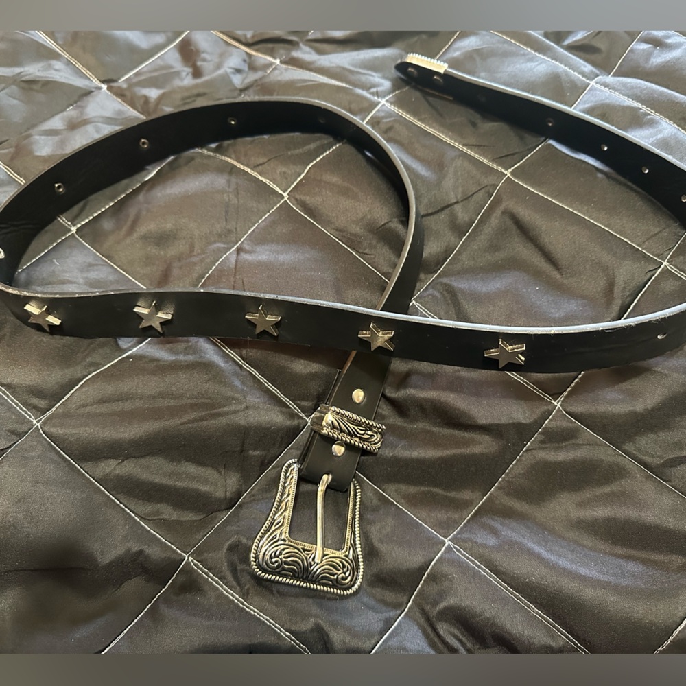 Start studded belt
